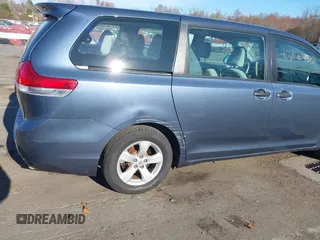 2014 Toyota Sienna L with VIN 5TDZK3DC0ES413970, listed as a IAAI auction lot 40870422 with 138,589 mi miles. Bid and sale history available at carsss.com. Image 6.