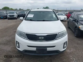 2015 Kia Sorento EX with VIN 5XYKU4A71FG647090, listed as a IAAI auction lot 42100215 with 121,842 mi miles. Bid and sale history available at carsss.com. Image 13.