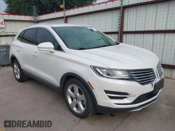 2017 Lincoln MKC Premiere z VIN 5LMCJ1C99HUL69530, wystawiony jako IAAI lot #42278151 z przebiegiem 45 809 mil mil oraz . Historia ofert i sprzedaży dostępna na DreamBid. Obrazek 1.