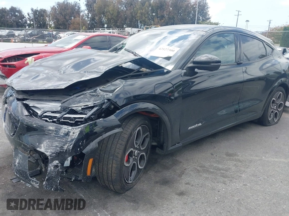 2023 Ford Mustang Mach-E GT z VIN 3FMTK4SE1PMA44650, wystawiony jako IAAI lot #42127300 z przebiegiem 7121 mil mil oraz . Historia ofert i sprzedaży dostępna na DreamBid. Obrazek 2.