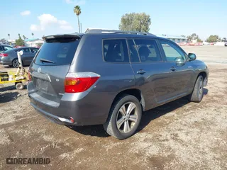 2009 Toyota Highlander Sport with VIN JTEES43A192142513, listed as a IAAI auction lot 41431214 with 107,665 mi miles. Bid and sale history available at carsss.com. Image 4.