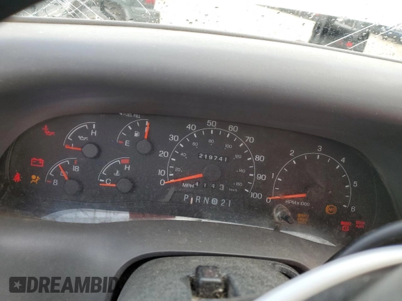2001 Ford Super Duty F-250 XL with VIN 1FTNX20L01EB77093, listed as a Copart auction lot 81610324 with 219,741 mi miles and Salvage Title. Bid and sale history available at carsss.com. Image 9.
