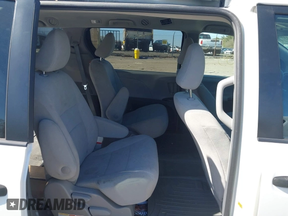 2019 Toyota Sienna L с VIN 5TDZZ3DC4KS015569, выставлен на аукционе IAAI как лот 42114405 с пробегом 101 476 миль миль и . История ставок и продаж доступна на DreamBid. Изображение 8.