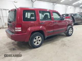 2011 Jeep Liberty Sport Jet z VIN 1J4PN2GK5BW531790, wystawiony jako IAAI lot #42333380 z przebiegiem 179 835 mil mil oraz . Historia ofert i sprzedaży dostępna na DreamBid. Obrazek 4.