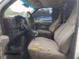 2003 Chevrolet Express Cargo with VIN 1GCGG25U831126705, listed as a Copart auction lot 73466744 with 265,323 mi miles and Salvage Title. Bid and sale history available at DreamBid. Image 7.