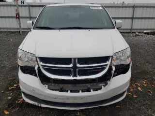 2018 Dodge Grand Caravan SXT z VIN 2C4RDGCG9JR133702, wystawiony jako Copart lot #85824554 z przebiegiem 140 881 mil mil oraz Szkoda całkowita • Salvage title. Historia ofert i sprzedaży dostępna na DreamBid. Obrazek 5.