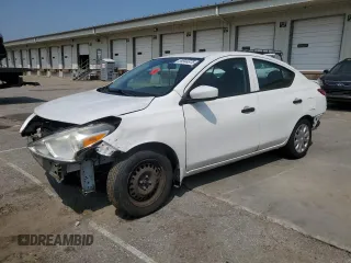 2016 Nissan Versa S z VIN 3N1CN7APXGL871748, wystawiony jako Copart lot #59944875 z przebiegiem 119 279 mil mil oraz Szkoda całkowita • Salvage title. Historia ofert i sprzedaży dostępna na DreamBid. Obrazek 1.