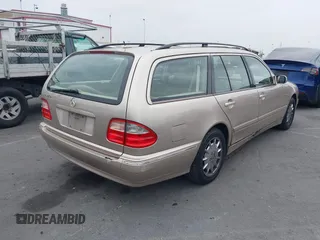 2000 Mercedes-Benz E 320 with VIN WDBJH65J8YA981779, listed as a IAAI auction lot 42107928 with 276,090 mi miles and . Bid and sale history available at DreamBid. Image 4.