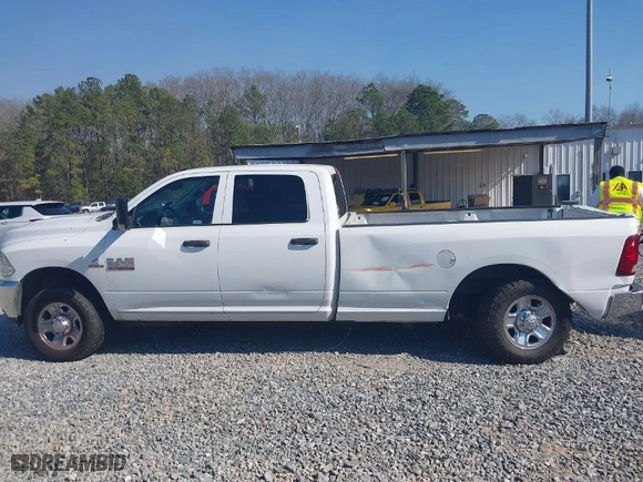 2018 Ram 2500 Tradesman with VIN 3C6UR5HL8JG192520, listed as a IAAI auction lot 41609852 with 255,003 mi miles. Bid and sale history available at carsss.com. Image 14.