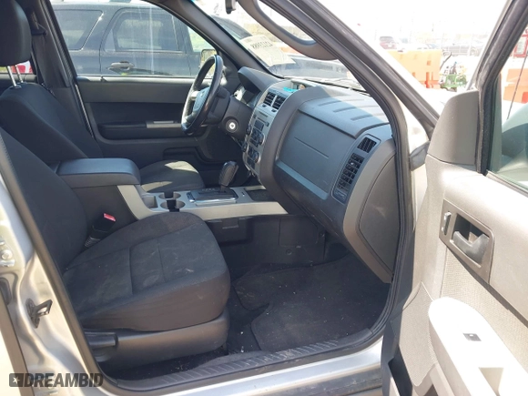 2010 Ford Escape XLT with VIN 1FMCU0D79AKB28893, listed as a IAAI auction lot 42123988 with 200,471 mi miles. Bid and sale history available at carsss.com. Image 5.