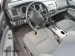 2008 Toyota Tacoma PreRunner z VIN 5TETU62N58Z471571, wystawiony jako Copart lot #52984415 z przebiegiem 122 401 mil mil oraz Szkoda całkowita • Salvage title. Historia ofert i sprzedaży dostępna na DreamBid. Obrazek 8.