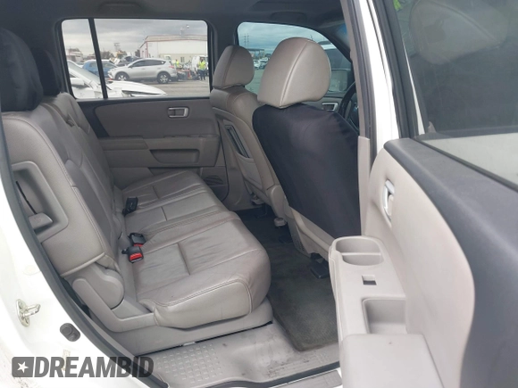 2014 Honda Pilot EX-L with VIN 5FNYF3H54EB003916, listed as a IAAI auction lot 41518679 with 147,456 mi miles. Bid and sale history available at carsss.com. Image 8.