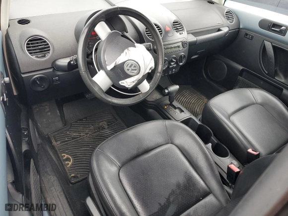 2010 Volkswagen New Beetle Coupe with VIN 3VWRG3AG0AM026688, listed as a Copart auction lot 46733325 with 59,944 mi miles and Salvage Title. Bid and sale history available at carsss.com. Image 8.