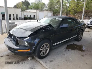 2005 Ford Mustang Deluxe z VIN 1ZVFT84N555231554, wystawiony jako Copart lot #51562685 z przebiegiem 178 731 mil mil oraz Szkoda całkowita • Salvage title. Historia ofert i sprzedaży dostępna na DreamBid. Obrazek 1.