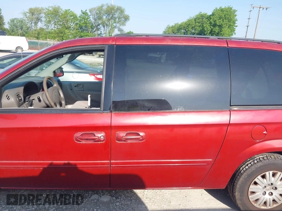 2007 Chrysler Town & Country LX z VIN 2A4GP44R87R190635, wystawiony jako IAAI lot #42279176 z przebiegiem 115 920 mil mil oraz . Historia ofert i sprzedaży dostępna na DreamBid. Obrazek 14.