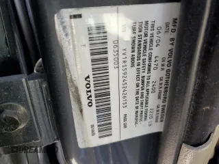 2005 Volvo S60 with VIN YV1RS592452426153, listed as a Copart auction lot 53129744 with 191,056 mi miles and Salvage Title. Bid and sale history available at carsss.com. Image 12.