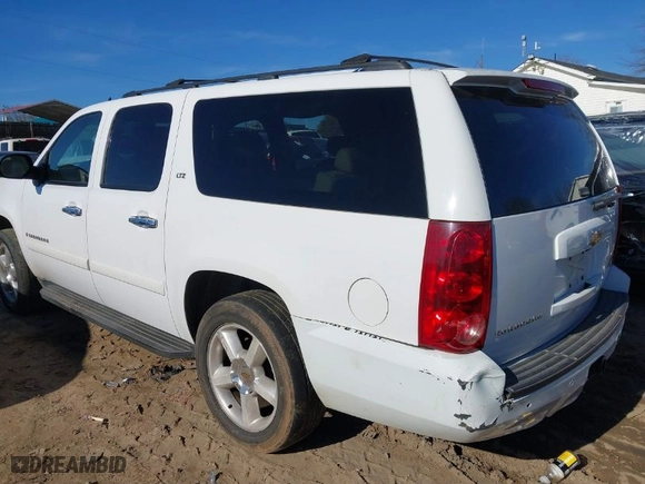 2007 Chevrolet Suburban LT with VIN 1GNFK163X7R395751, listed as a IAAI auction lot 41445644 with 361,993 mi miles. Bid and sale history available at carsss.com. Image 3.