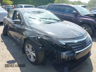 2013 Nissan Altima SV with VIN 1N4AL3AP1DC123308, listed as a IAAI auction lot 42259497 with 163,458 mi miles and . Bid and sale history available at DreamBid. Image 1.