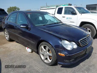 2007 Mercedes-Benz C 230 Sport z VIN WDBRF52HX7F906166, wystawiony jako IAAI lot #42440243 z przebiegiem 82 522 mil mil oraz . Historia ofert i sprzedaży dostępna na DreamBid. Obrazek 1.