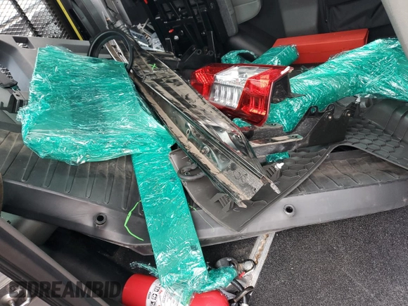 2021 Ford Transit Passenger XL with VIN 1FDZK1C82MKA81226, listed as a Copart auction lot 76893224 with 22,679 mi miles and Salvage Title. Bid and sale history available at DreamBid. Image 15.