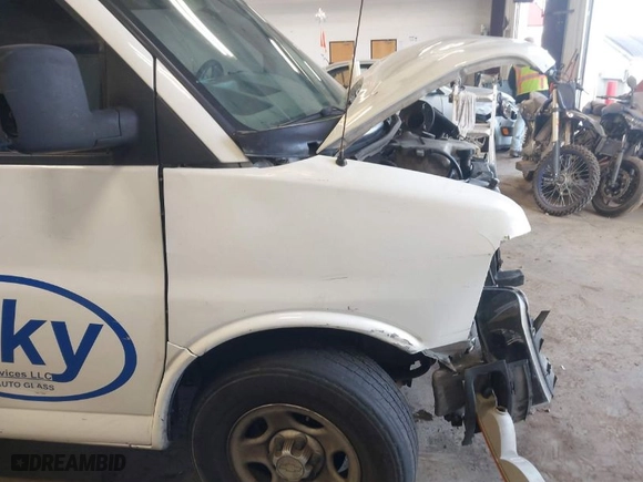 2007 Chevrolet Express Cargo Van with VIN 1GCFG15X571105039, listed as a IAAI auction lot 41763534 with 134,696 mi miles. Bid and sale history available at carsss.com. Image 19.