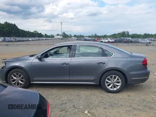 2017 Volkswagen Passat S z VIN 1VWAT7A38HC043814, wystawiony jako IAAI lot #42216077 z przebiegiem 178 418 mil mil oraz . Historia ofert i sprzedaży dostępna na DreamBid. Obrazek 15.