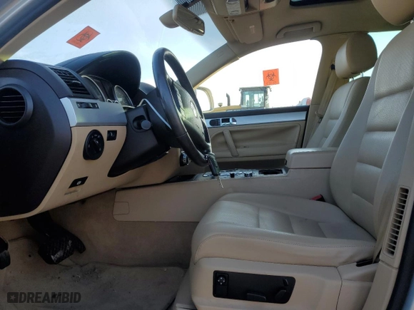2008 Volkswagen Touareg 2 V6 with VIN WVGBE77L48D025325, listed as a Copart auction lot 82580724 with 100,352 mi miles and Salvage Title. Bid and sale history available at carsss.com. Image 7.