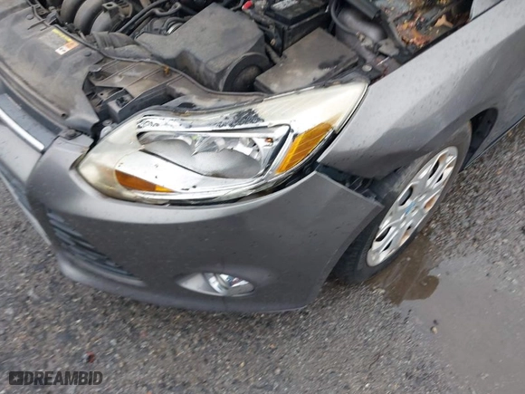 2012 Ford Focus SE with VIN 1FAHP3F2XCL145564, listed as a IAAI auction lot 41951612 with 189,207 mi miles. Bid and sale history available at carsss.com. Image 6.
