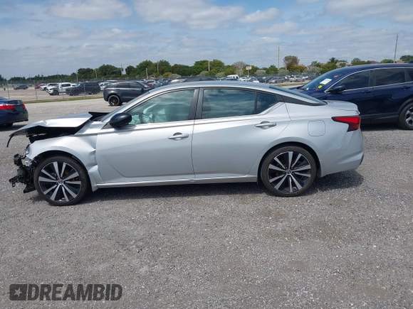 2021 Nissan Altima 2.5 SR with VIN 1N4BL4CV8MN407450, listed as a IAAI auction lot 41011267 with 27,605 mi miles. Bid and sale history available at carsss.com. Image 15.
