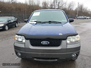 2005 Ford Escape XLT with VIN 1FMYU931X5KA28279, listed as a IAAI auction lot 41861060 with 173,999 mi miles. Bid and sale history available at carsss.com. Image 6.