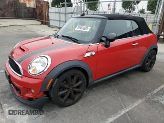 2012 MINI Convertible S z VIN WMWZP3C56CT249799, wystawiony jako Copart lot #59983605 z przebiegiem 66 756 mil mil oraz Czysty tytuł • Clean title. Historia ofert i sprzedaży dostępna na DreamBid. Obrazek 1.