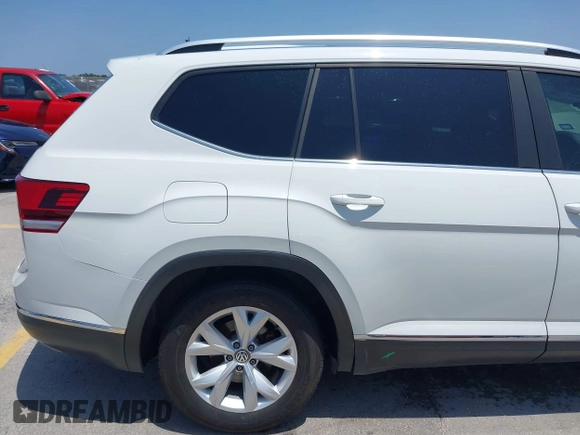 2018 Volkswagen Atlas SEL with VIN 1V2ER2CA8JC523356, listed as a IAAI auction lot 42519862 with 101,374 mi miles and . Bid and sale history available at DreamBid. Image 6.