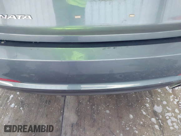 2017 Hyundai Sonata SE with VIN 5NPE24AF5HH488516, listed as a IAAI auction lot 41991400 with 183,514 mi miles. Bid and sale history available at carsss.com. Image 19.