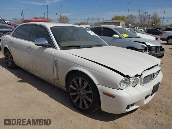 2008 Jaguar XJ Vanden Plas with VIN SAJWA82BX8SH28725, listed as a IAAI auction lot 41749097 with 64,440 mi miles. Bid and sale history available at carsss.com. Image 1.