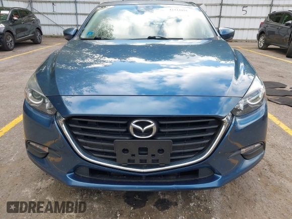 2018 Mazda 3 Touring z VIN 3MZBN1L38JM235604, wystawiony jako IAAI lot #42333995 z przebiegiem 69 541 mil mil oraz . Historia ofert i sprzedaży dostępna na DreamBid. Obrazek 12.