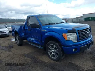 2014 Ford F-150 XL with VIN 1FTMF1EM4EFC77675, listed as a IAAI auction lot 41905732 with 76,648 mi miles. Bid and sale history available at carsss.com. Image 1.