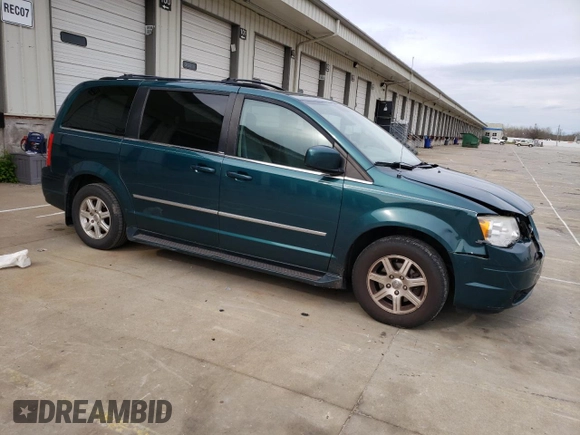 2009 Chrysler Town & Country Touring with VIN 2A8HR541X9R536460, listed as a Copart auction lot 52554635 with 109,744 mi miles and Salvage Title. Bid and sale history available at DreamBid. Image 4.