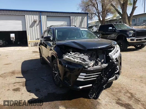 2019 Toyota Highlander LE z VIN 5TDZZRFH5KS360833, wystawiony jako Copart lot #52338595 z przebiegiem 34 386 mil mil oraz Szkoda całkowita • Salvage title. Historia ofert i sprzedaży dostępna na DreamBid. Obrazek 12.
