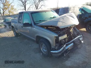1998 Chevrolet Silverado 1500 with VIN 2GCEC19M5W1254888, listed as a IAAI auction lot 41879570 with 225,908 mi miles and . Bid and sale history available at DreamBid. Image 1.