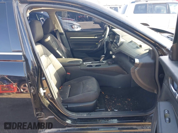 2019 Nissan Altima 2.5 SV with VIN 1N4BL4DV1KC104369, listed as a IAAI auction lot 41933069 with 40,542 mi miles. Bid and sale history available at carsss.com. Image 5.