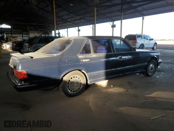 1990 Mercedes-Benz 560 with VIN WDBCA39EXLA503543, listed as a Copart auction lot 83086254 with 195,635 mi miles and Clean Title. Bid and sale history available at DreamBid. Image 3.