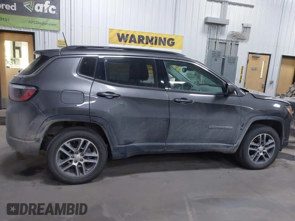 2018 Jeep Compass Altitude z VIN 3C4NJDBB9JT175313, wystawiony jako IAAI lot #41661102 z przebiegiem 101 996 mil mil oraz . Historia ofert i sprzedaży dostępna na DreamBid. Obrazek 13.