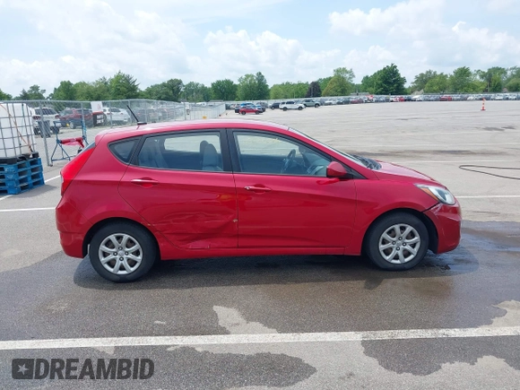 2012 Hyundai Accent GS z VIN KMHCT5AE9CU045281, wystawiony jako IAAI lot #42524006 z przebiegiem 209 063 mil mil oraz . Historia ofert i sprzedaży dostępna na DreamBid. Obrazek 13.