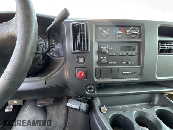 2007 Chevrolet Express Cargo with VIN 1GCFH15T171175079, listed as a Copart auction lot 67054815 with 76,046 mi miles and Clean title. Bid and sale history available at DreamBid. Image 9.