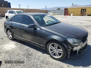 2014 Mercedes-Benz C 250 Sport с VIN WDDGF4HB9EG248990, выставлен на аукционе Copart как лот 63036105 с пробегом 103 693 миль миль и Списание • Salvage title. История ставок и продаж доступна на DreamBid. Изображение 4.