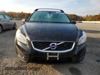 2011 Volvo C30 z VIN YV1672MK6B2239194, wystawiony jako Copart lot #77458954 z przebiegiem 149 027 mil mil oraz Tytuł czysty. Historia ofert i sprzedaży dostępna na DreamBid. Obrazek 5.