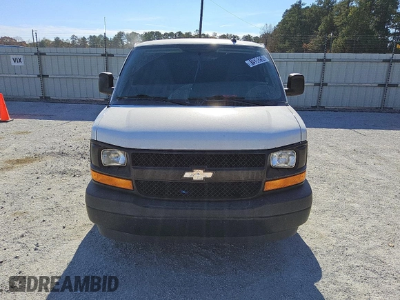 2017 Chevrolet Express Cargo z VIN 1GCWGAFG1H1108729, wystawiony jako Copart lot #81936294 z przebiegiem 156 609 mil mil oraz Czysty tytuł • Clean title. Historia ofert i sprzedaży dostępna na DreamBid. Obrazek 5.