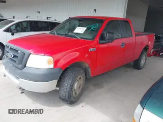 2005 Ford F-150 STX z VIN 1FTRX14W05NB95907, wystawiony jako IAAI lot #42520718 z przebiegiem 137 717 mil mil oraz . Historia ofert i sprzedaży dostępna na DreamBid. Obrazek 2.