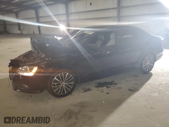 2015 Volkswagen Jetta SE with VIN 3VWD17AJ0FM211443, listed as a Copart auction lot 56900945 with 68,581 mi miles and Salvage title. Bid and sale history available at DreamBid. Image 1.