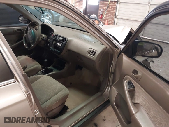 2000 Honda Civic LX with VIN 1HGEJ6578YL042505, listed as a IAAI auction lot 41331854 with 226,727 mi miles. Bid and sale history available at carsss.com. Image 5.